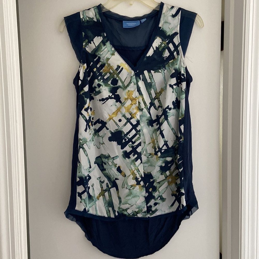 Simply Vera Wang Sleeveless blouse size medium